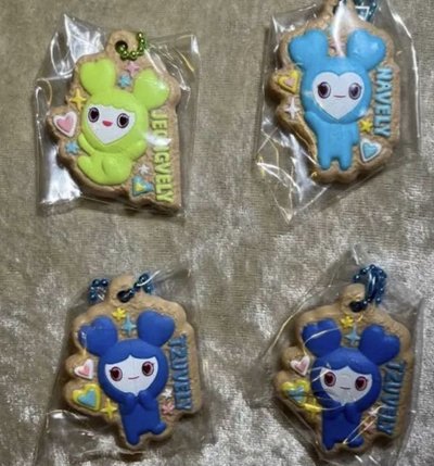 TWICE 萬代食玩 餅乾吊飾🩵💚💙