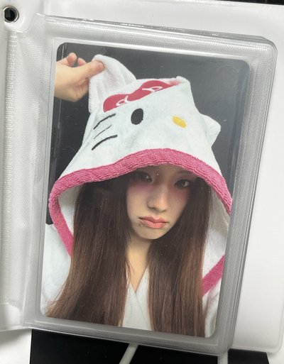 Jisoo專輯卡黑+紫版 