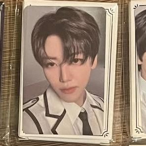 羅渽民 白色要員 含整組卡包