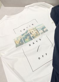 白色