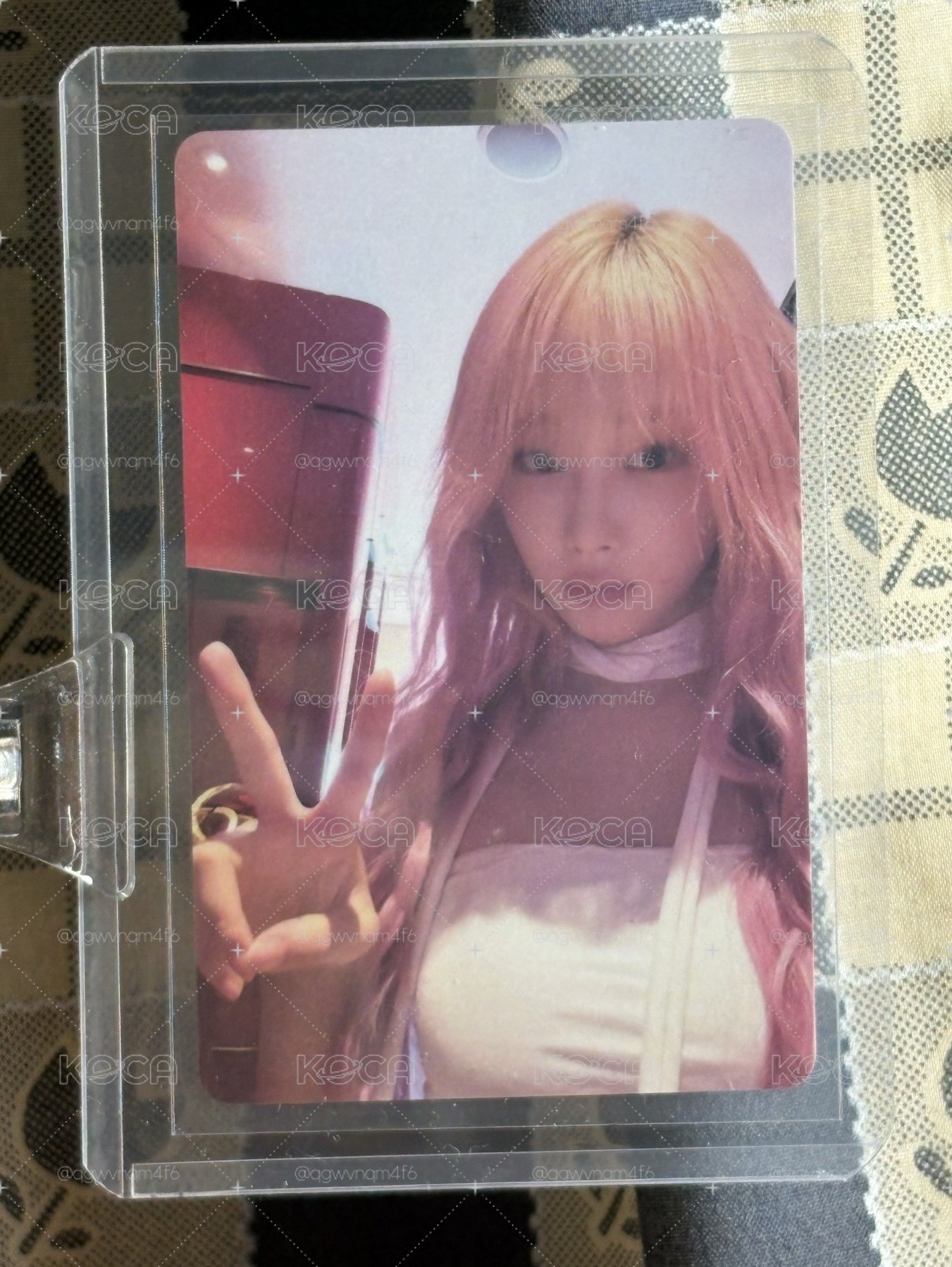 粉髮比耶的漂亮吉