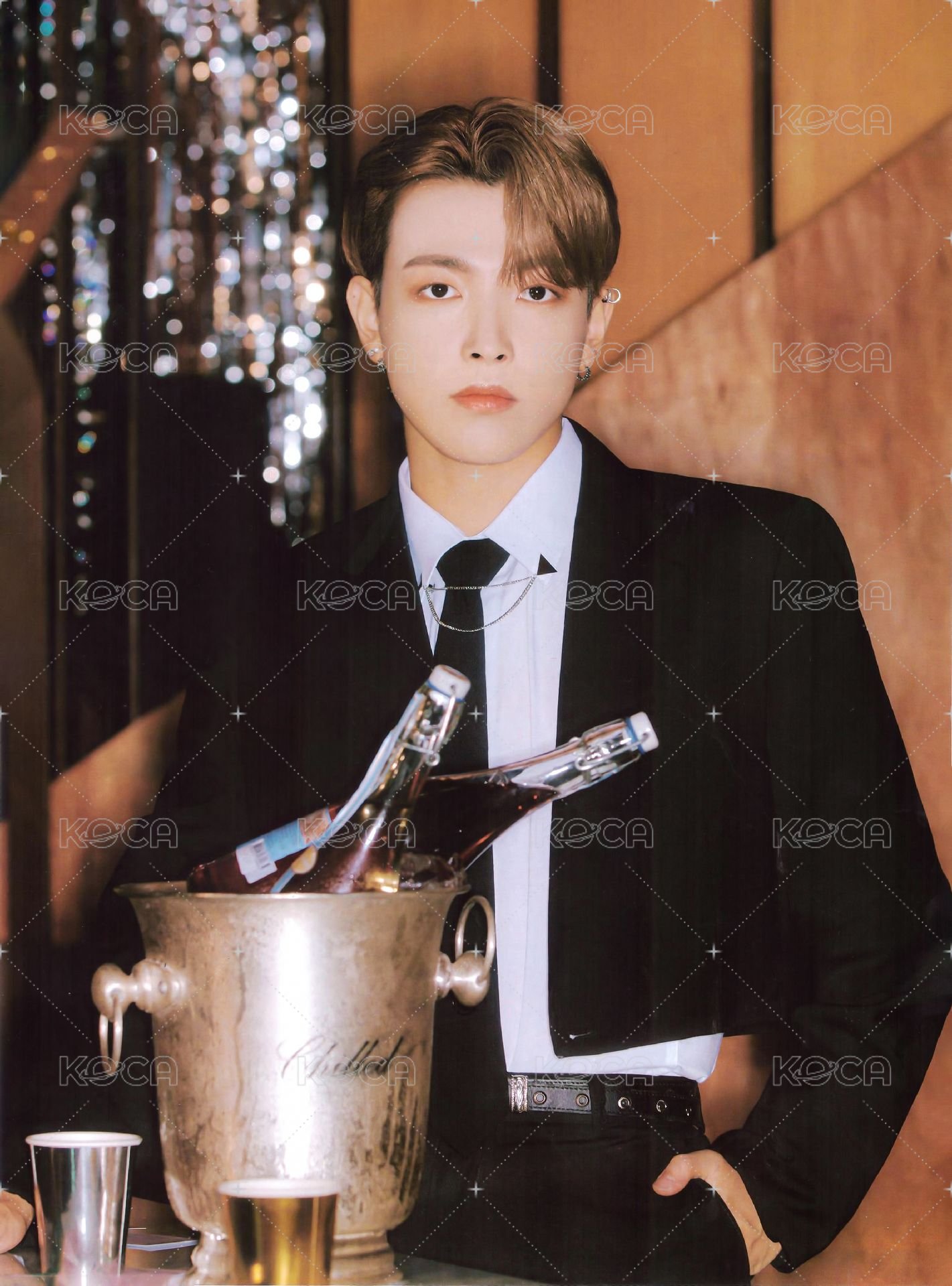 2023年曆 海報  背面