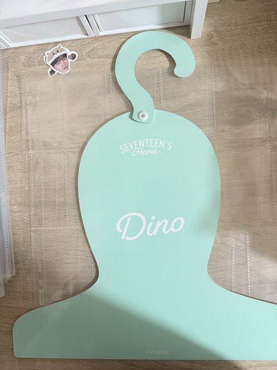 李燦22年HOME衣架