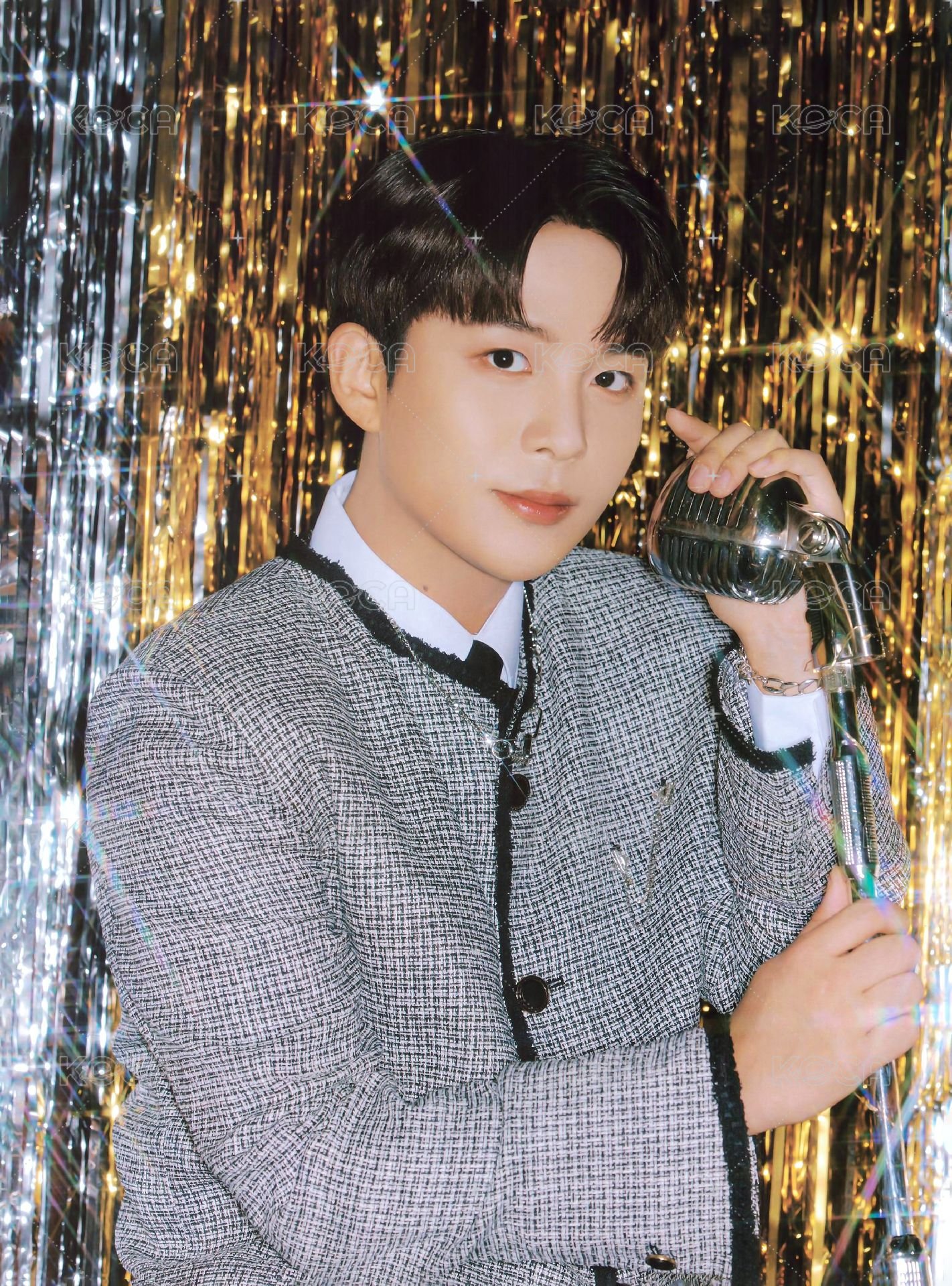 2023年曆 海報  背面