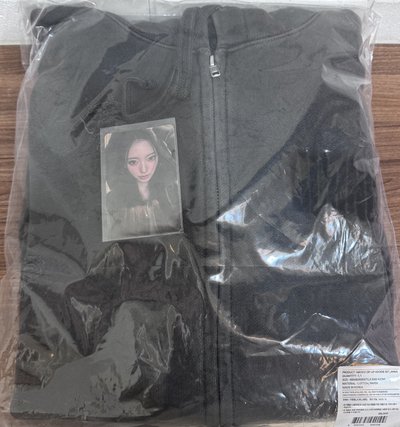 MEOVV 連帽外套組（含Anna小卡）