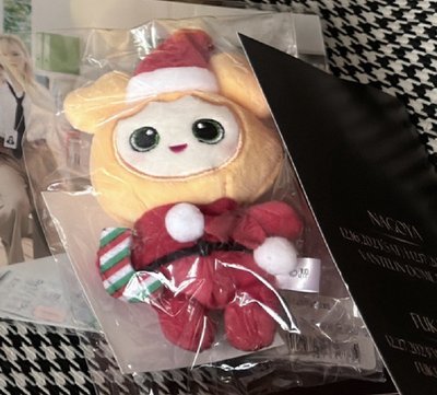 TWICE（整圖出聖誕娃全新未拆有證！）志效 聖誕 baby lovelys 盤出 大扇 扇子 小卡 戒指