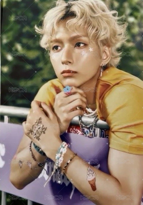 THE XCAPE 海報 POSTER BOOK 背面