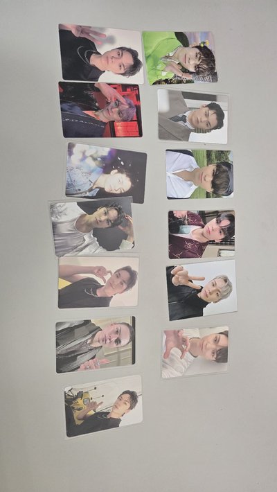 率卡出清盤平均一張 +徽章 +磁鐵