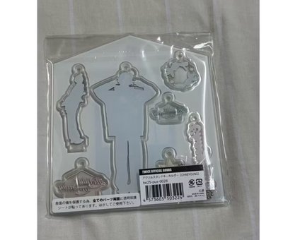 孫彩瑛 冬日睡衣壓克力牌