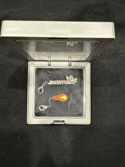 HOW? JEAHYUN鑰匙圈