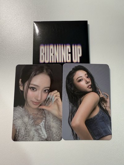 BURNING UP 隨機卡包 A ver