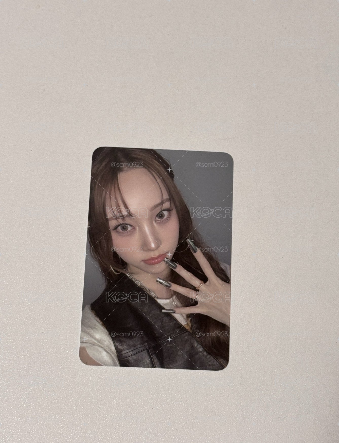 又打高光又美甲的貓🐱💡💅