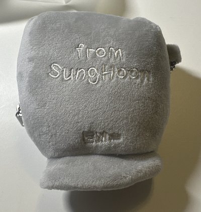 成訓EN O’CLOCK吊飾