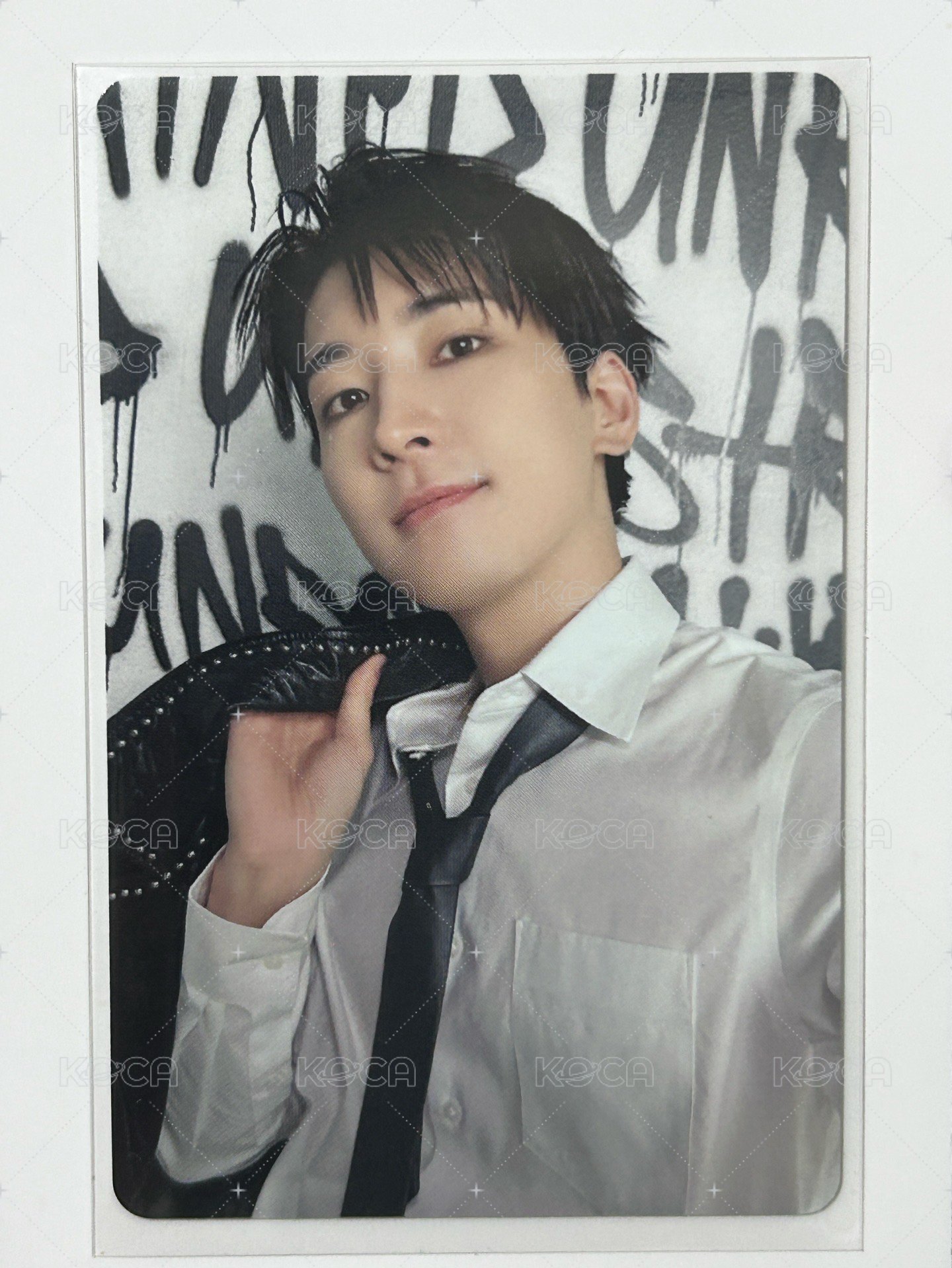 正五 克拉盤 全圓佑 拿外套