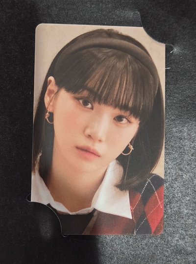 LE SSERAFIM - HYBE INSIGHT "The Daydream Believers" 特展入場卡全成員