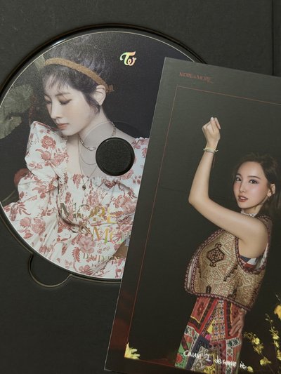 TWICE 《More&More》空專