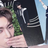 下排2全身西裝彬