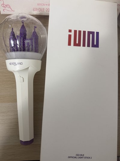 (G)I-DLE 女娃二代手燈