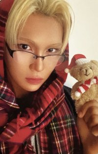 UXLXVE Kpop Nara EXCLUSIVE HOLIDAY 幸運卡 