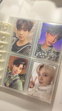 正三專輯卡（左上）