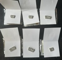 holiday 姓名pins 燦