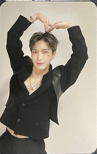LOVE ME LIKE 專輯卡 