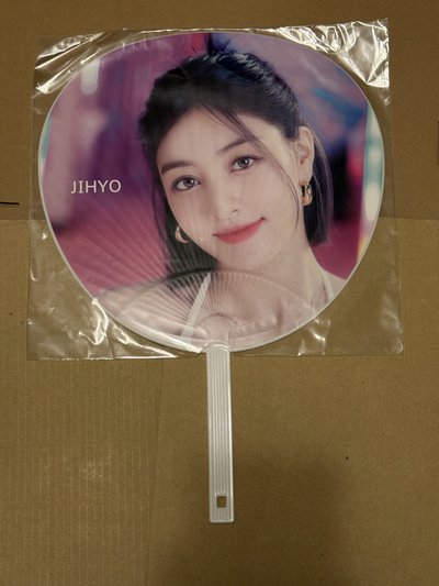 （現貨 紙箱寄出）twice 志效 扇子