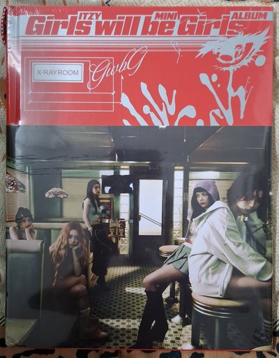 ITZY GWBG 未拆專 送資料夾