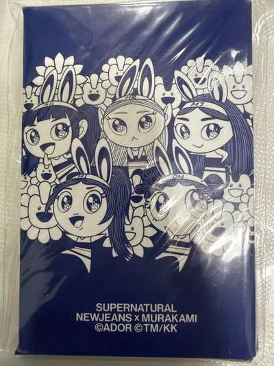 NewJeans村上隆卡包未拆兩種版本都有