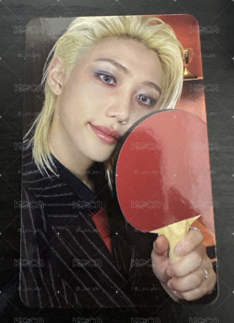 桌球拍與煙燻妝 菲