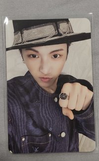 The Action專卡 背面畫圖 