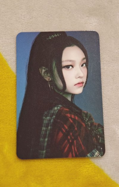 NewJeans How Sweet 阿拉丁 特典幻彩小卡 - 神燈貓Haerin