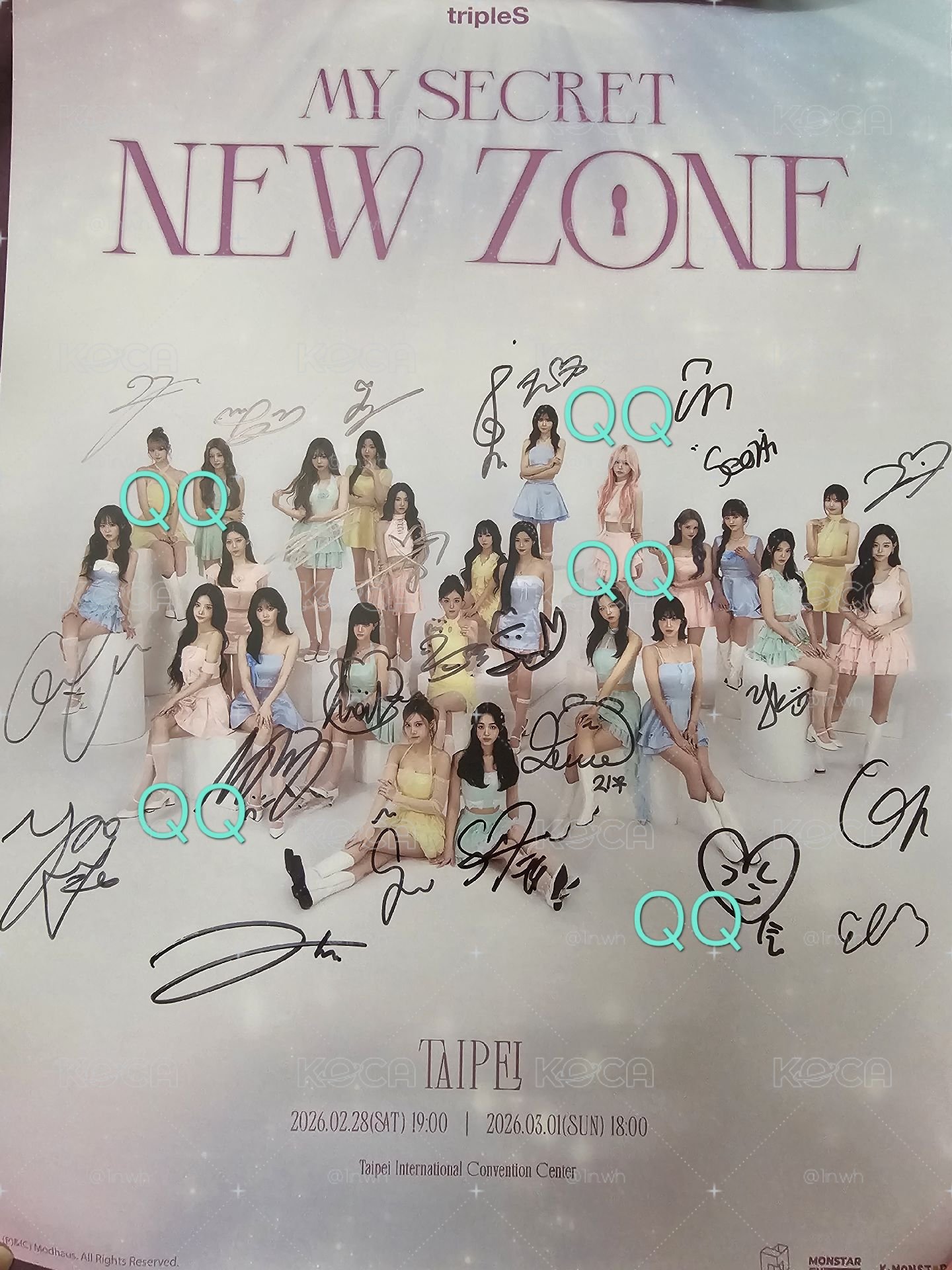 tripleS 團簽海報 
