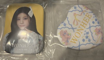 Illit 沅禧立牌+文件夾+徽章 三個一組一起賣 贈圖三