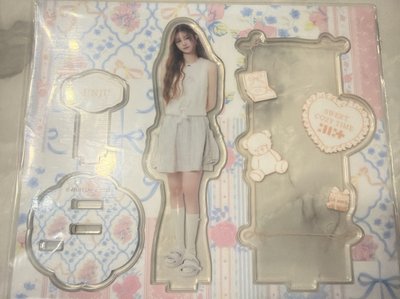 Illit 一番賞 敏珠 資料夾+徽章+立牌 三個一組一起賣