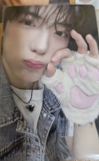 嘟嘴圈臉頰肉相炫貓（需帶其他張）