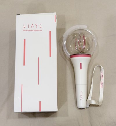 STAYC手燈 （9成新）