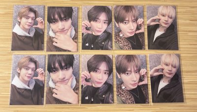 MOA CON 粽卡一套（不含角巴）+顯場週卡一套 送隨機皇冠＆紙花