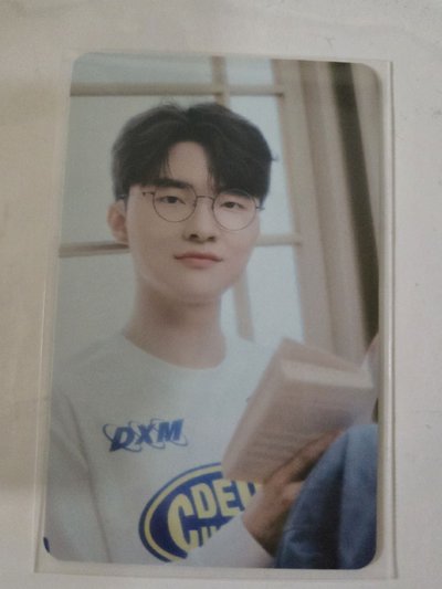 Faker美美的看書