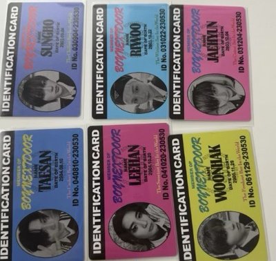 明明卡套+2本空專+6張卡+送最後一圖