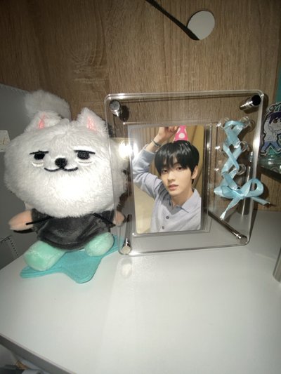 萌：這邊有我阿爸的卡還有休寧凱 崔杋圭的