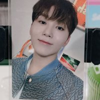 mini11 yzy1.0特典boo（如果可以的話拜託多帶 都小本買賣）