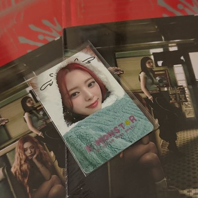 ITZY GWBG未拆專 KM台北簽售特典 龍袍娜 