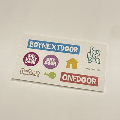 官方一販 BOYNEXTDOOR 手燈含底座（無手燈卡）