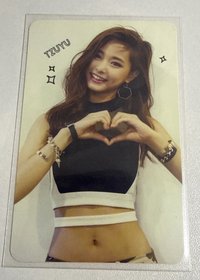 子瑜出道卡韓壓（些許泛黃）