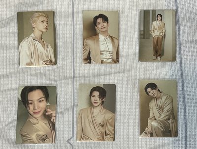 RIGHT HERE 隨機卡