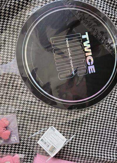 （整圖出 紙箱寄出）twice momo 手幅 大扇 lovelys 