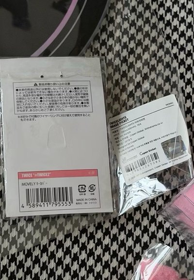 （整圖出 紙箱寄出）twice momo 手幅 大扇 lovelys 