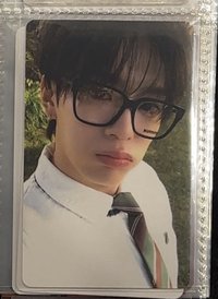 哇勒個戴眼鏡還嘟嘴 欠親