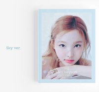 Yes I am 寫真集 Nayeon Sky ver.